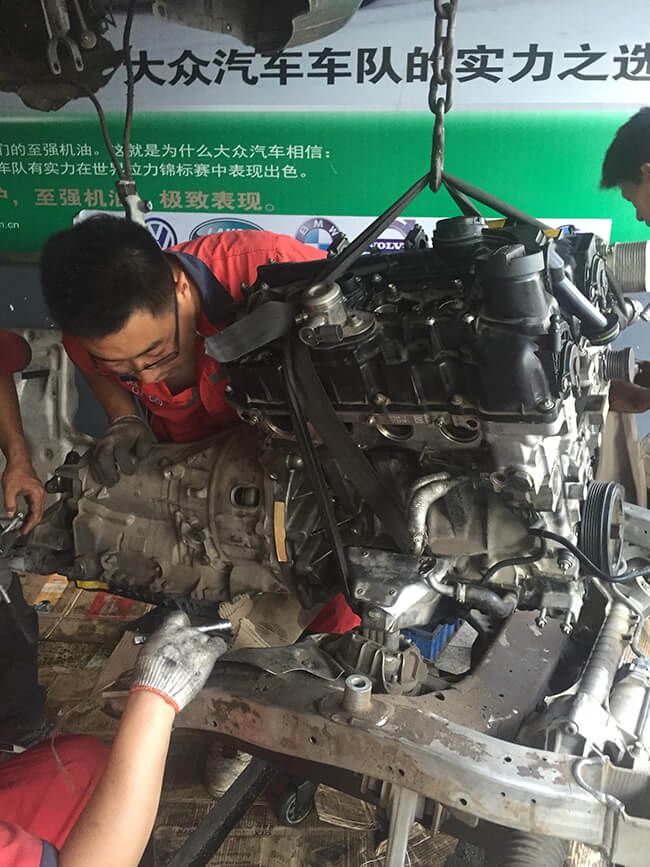 停車時，先熄火還是先關空調(diào)？
